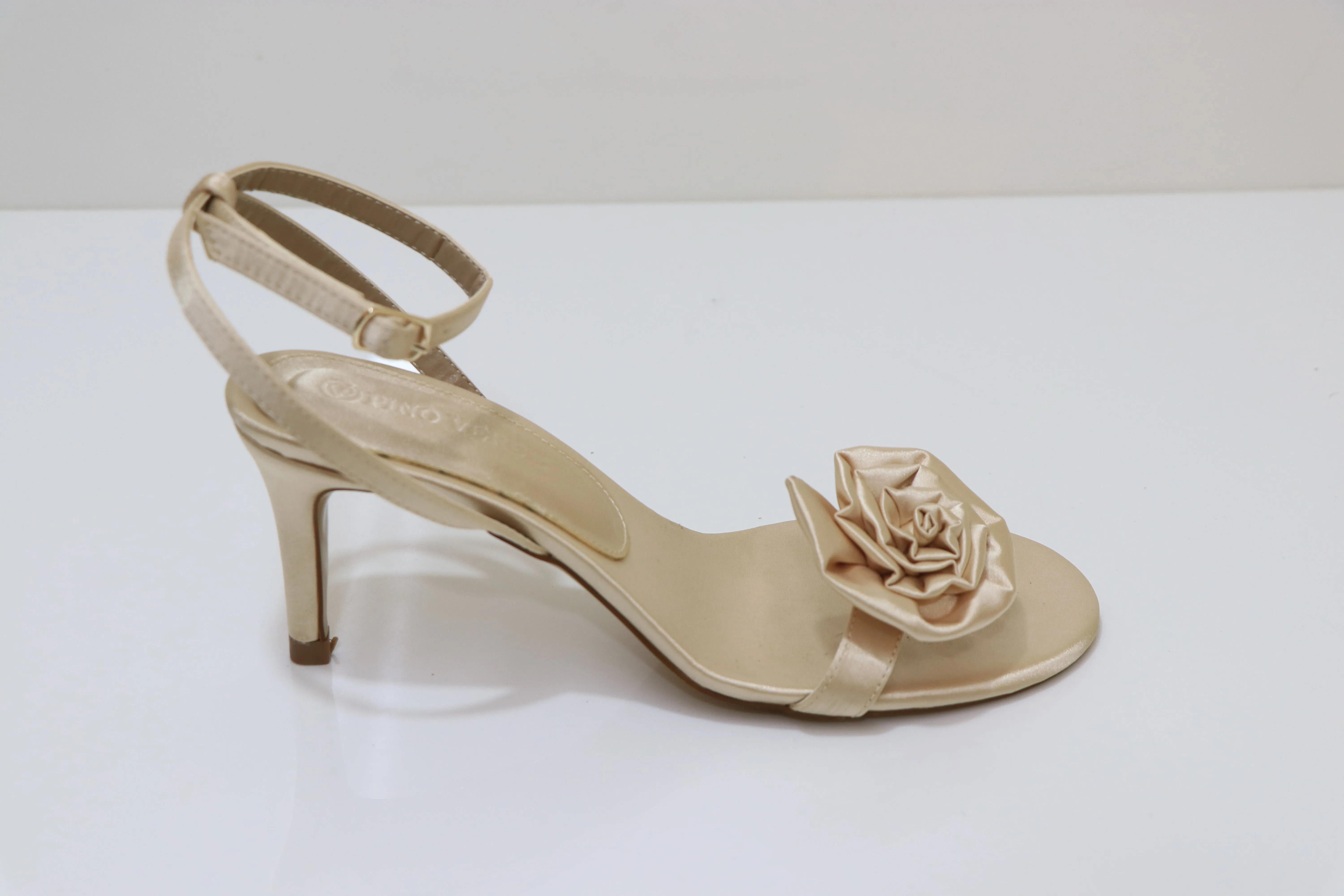 Open Steps Soft Material PINO VERDE Floral Sandal