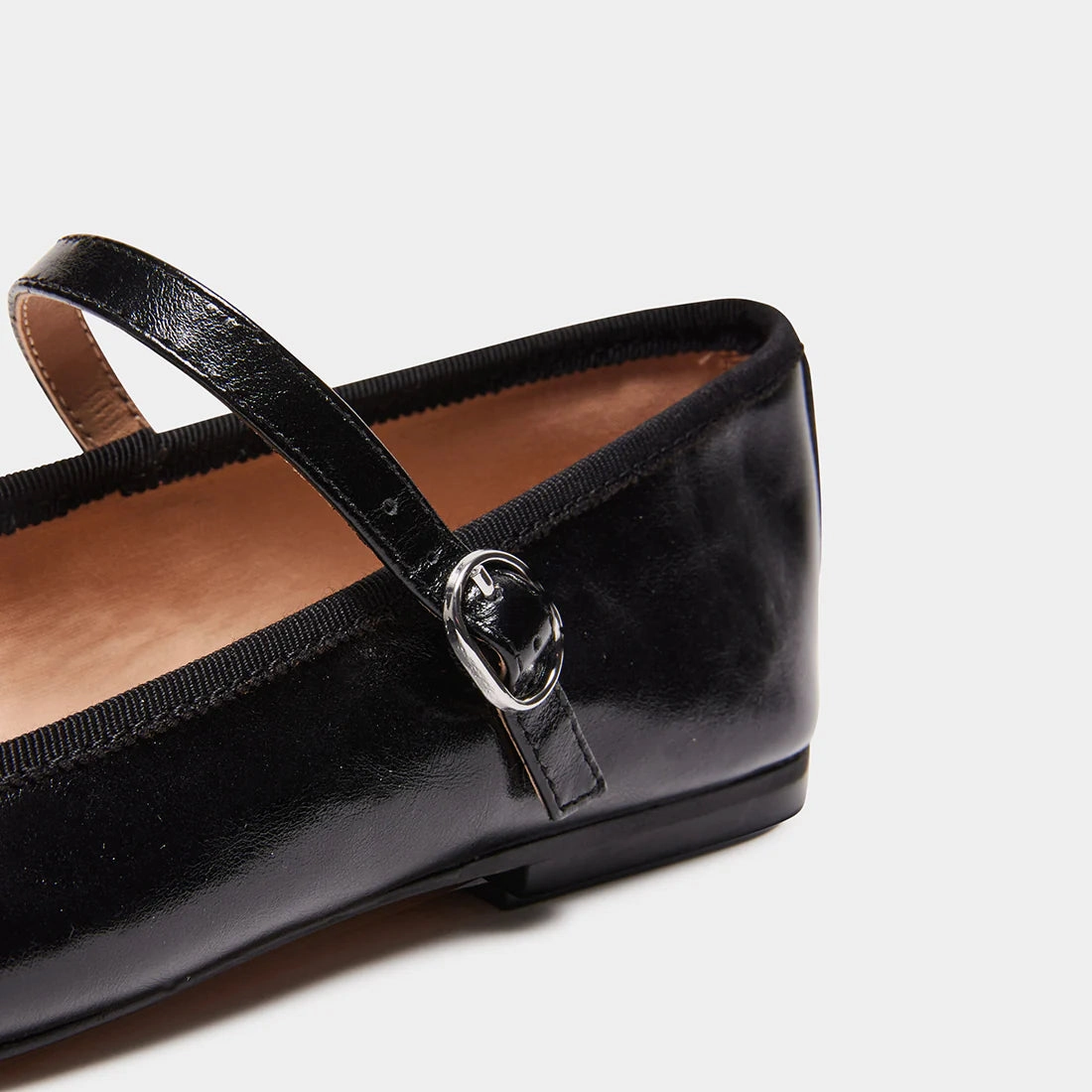 Elegant Appearance Vinetta - Black