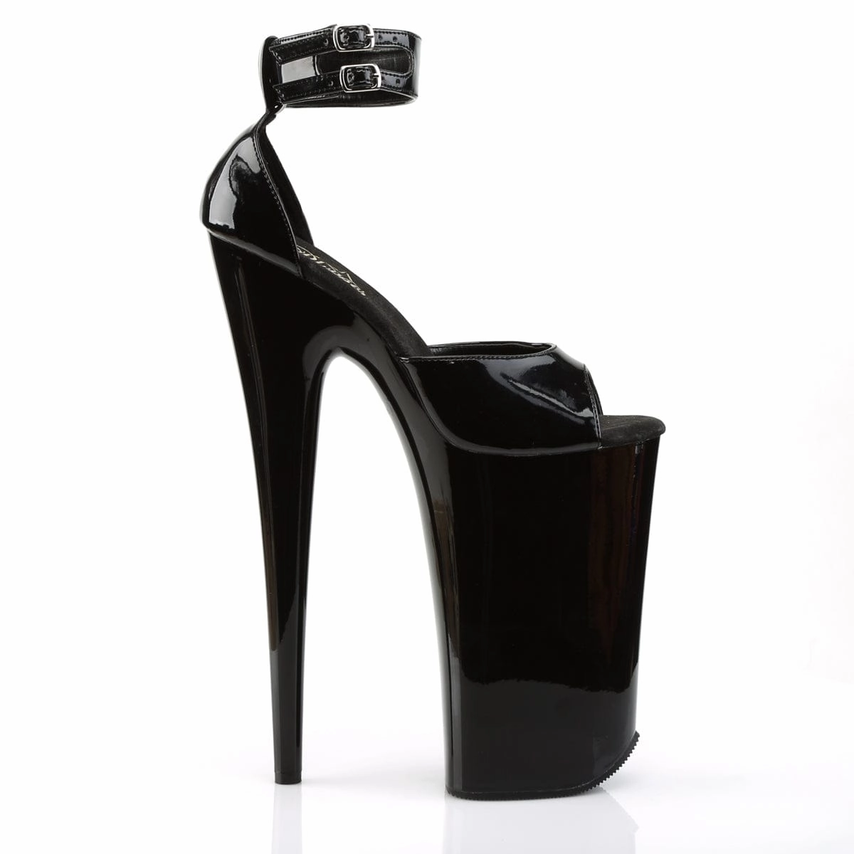 BEYOND-089 Black/Black Heel Support Sandal Craftsmanship