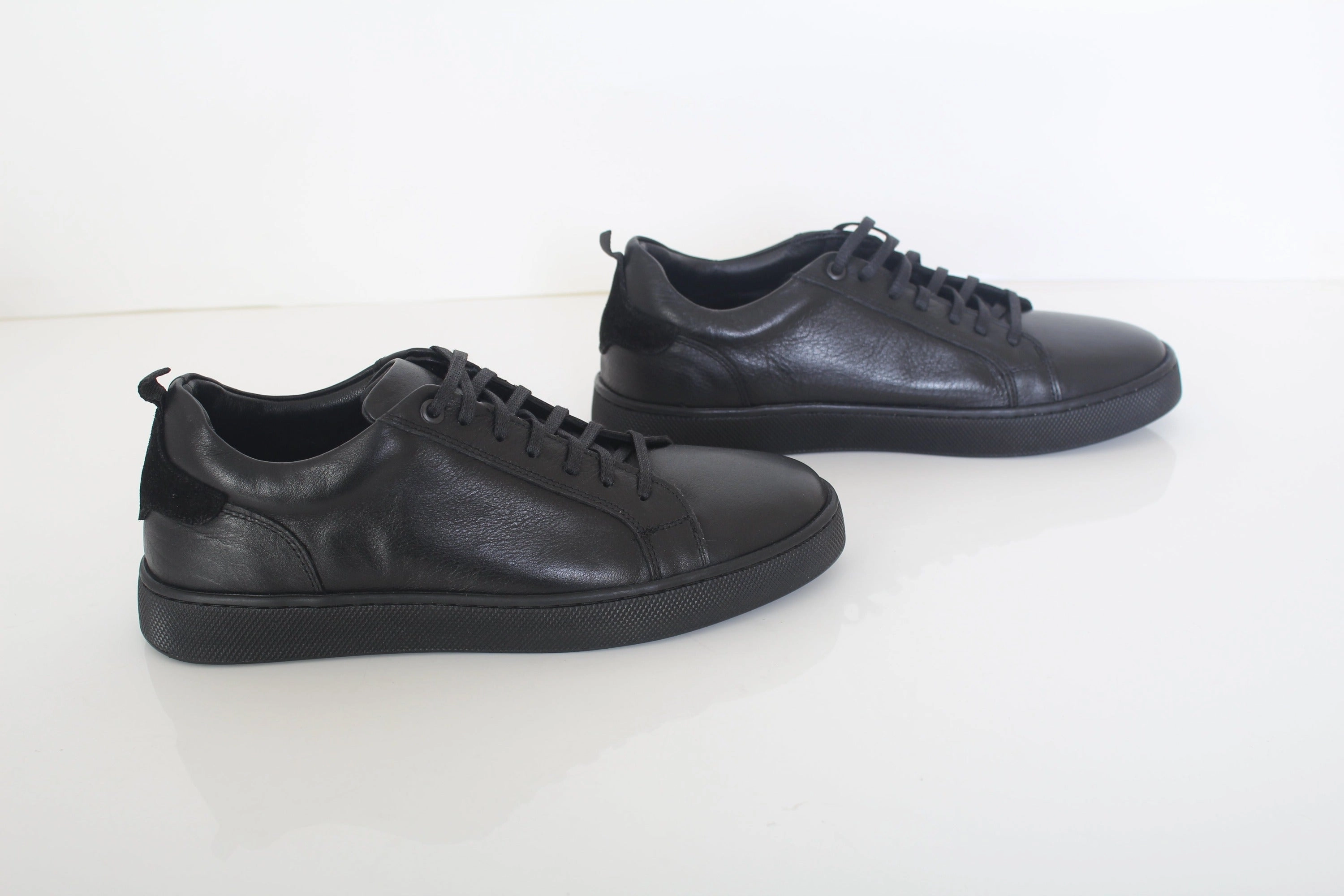 Everyday XTM Low Top Sneakers