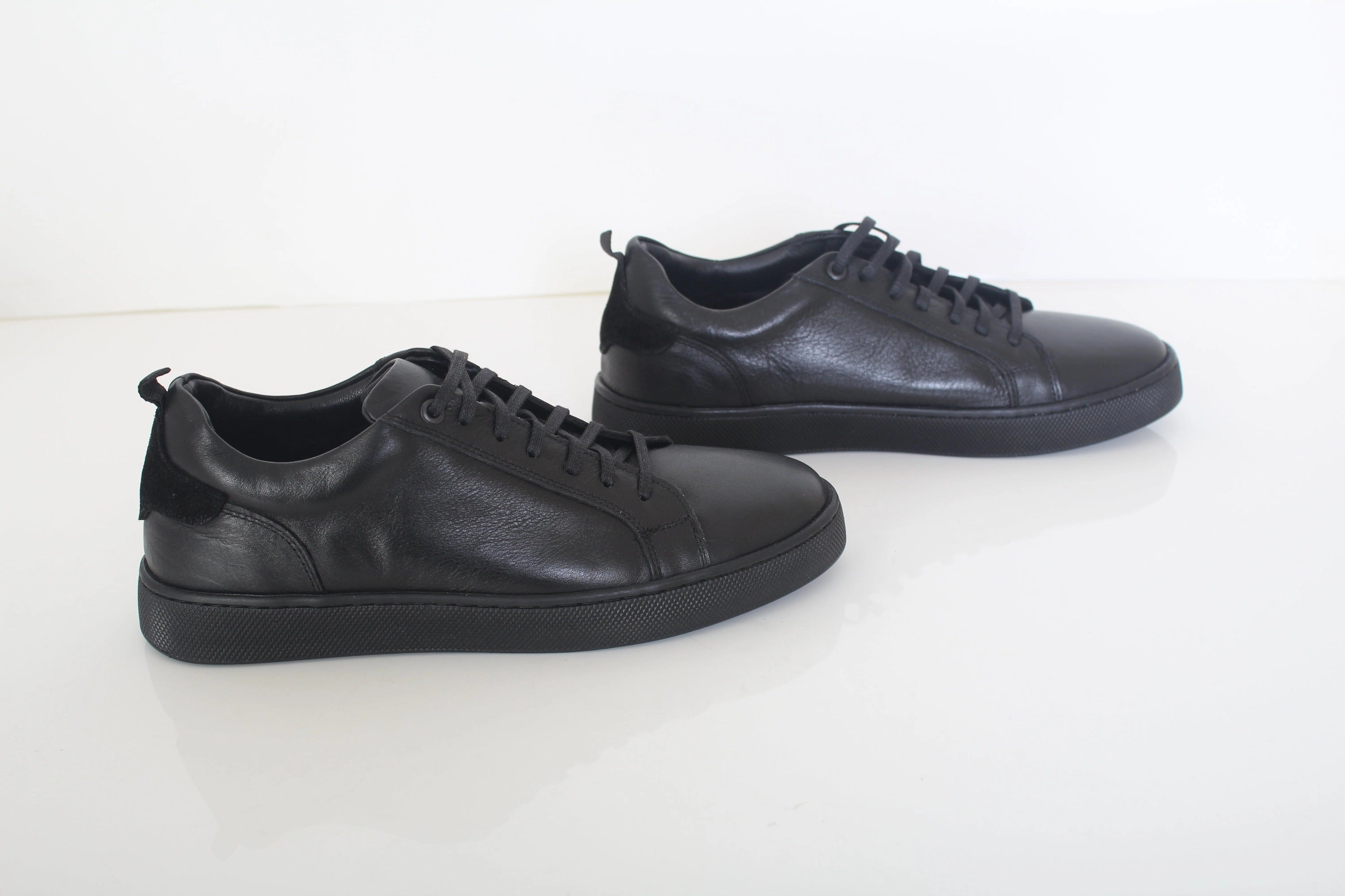 Everyday XTM Low Top Sneakers