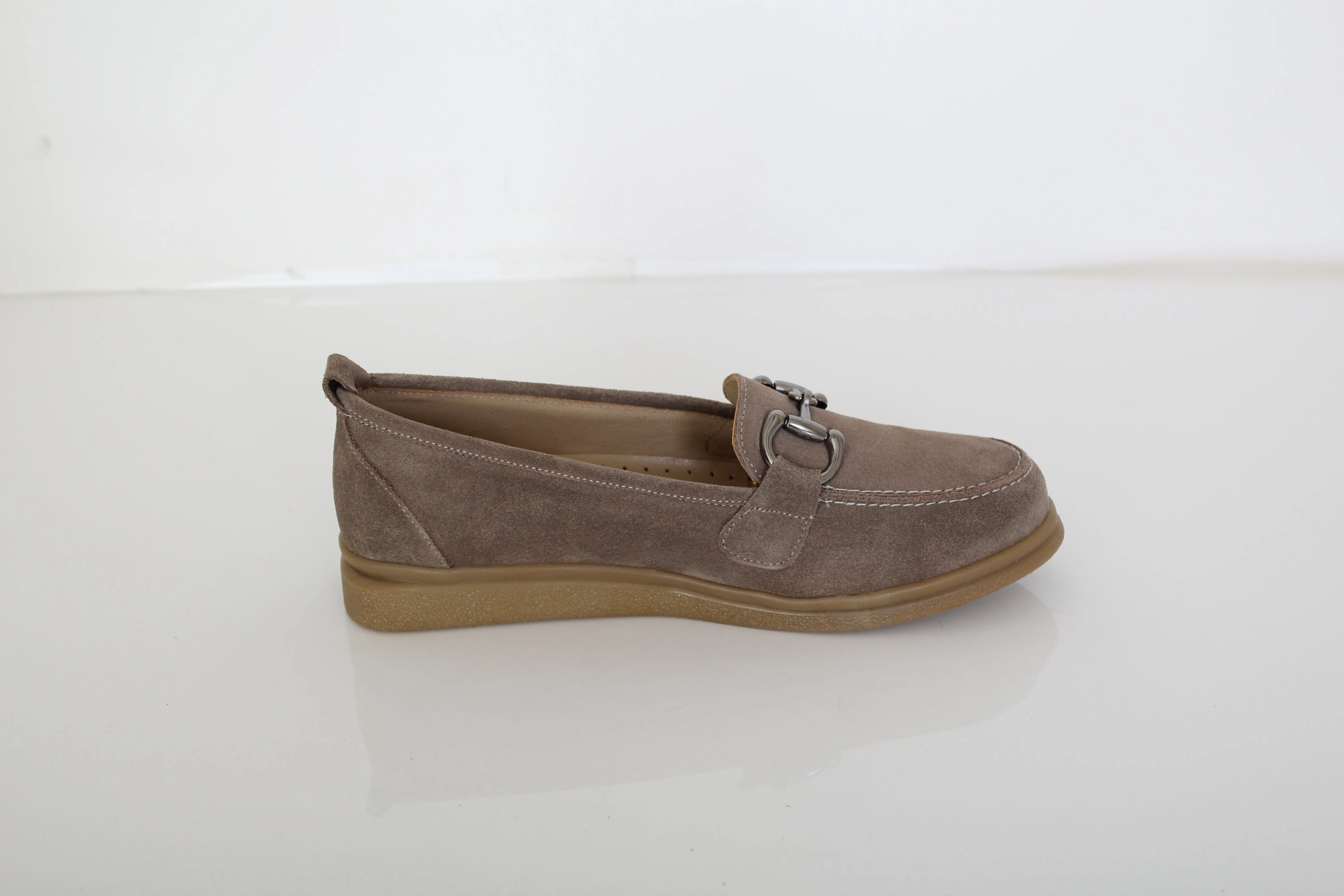 Modern Loafer Event Shade