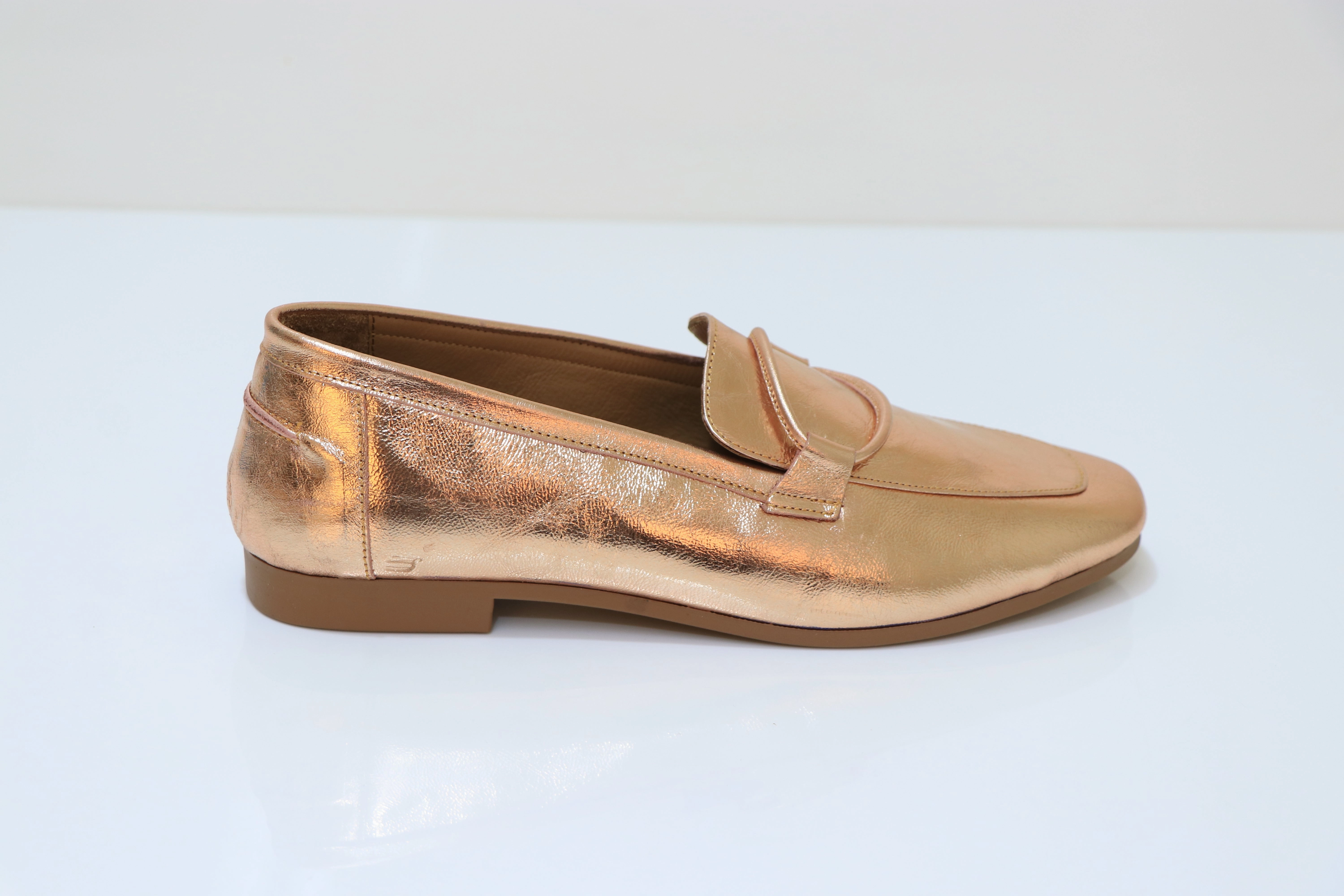 PINO VERDE Metallic Loafers Center Stage