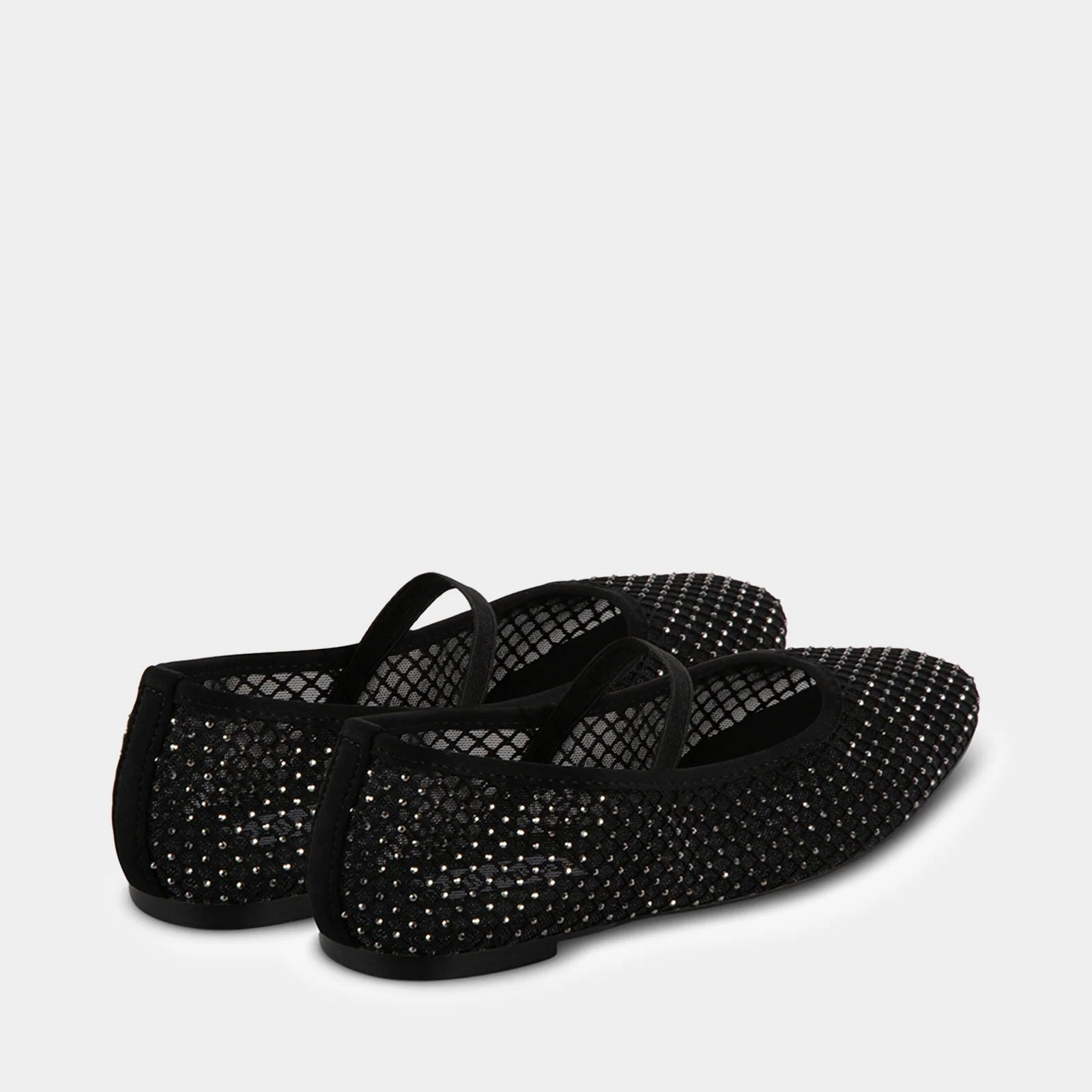 Roamm - Black Mesh Handcrafted Style Sharp