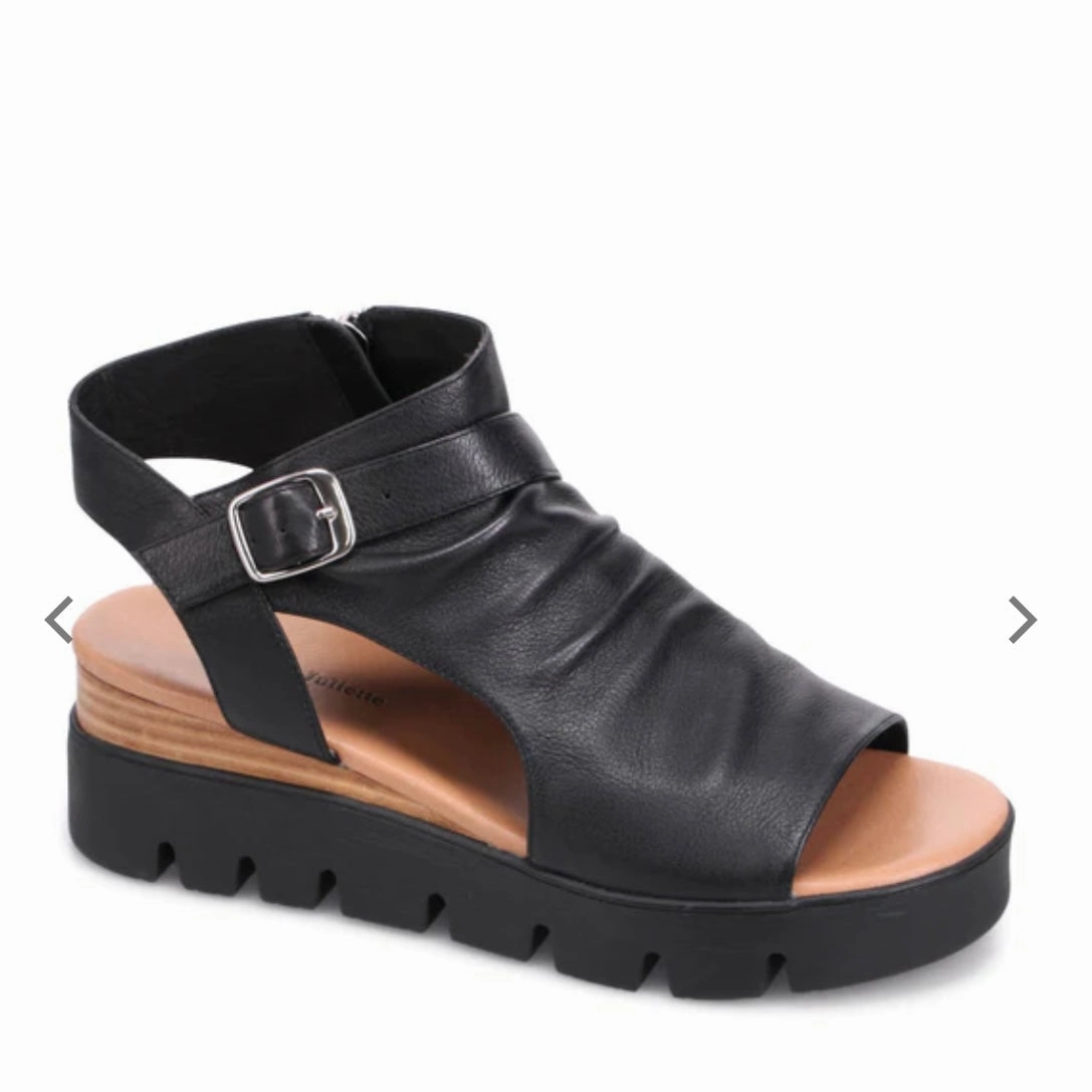 Soft Footbed Sporty Travel Shoes Rufuss - Black