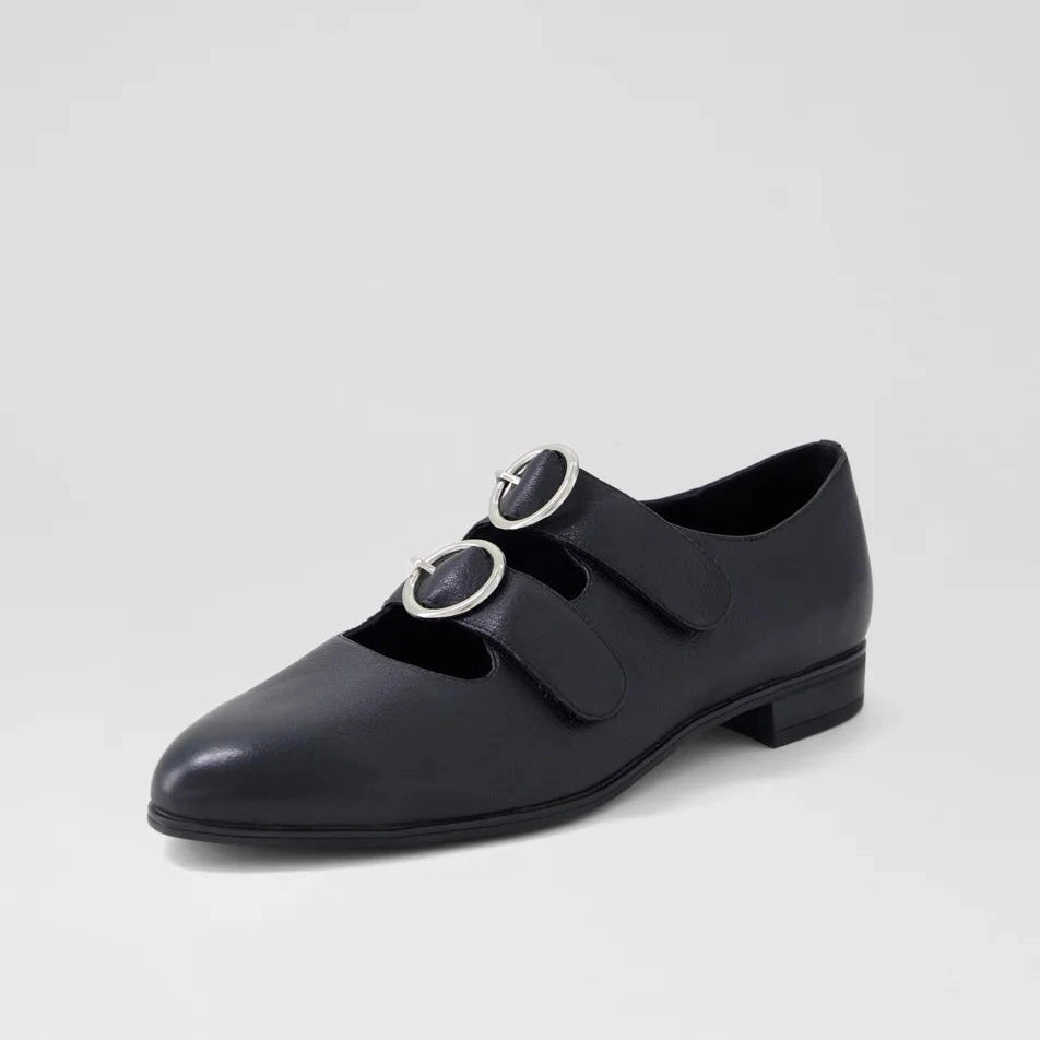 Gifth - Black Boardroom Style