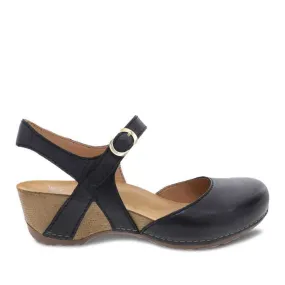 TIFFANI BLACK Sporty Style